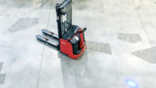 Mit dem Gewährleistungspaket von Linde Material Handling verlängert sich die Garantie des Gebrauchtstaplers Aufbereiteter Hochhubwagen von Linde Material Handling im Warenlager