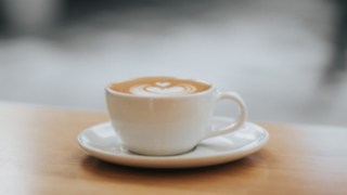 Eine Tasse Cappuccino im Pausenraum Eine Tasse Cappuccino im Pausenraum von Linde Material Handling Rhein-Ruhr