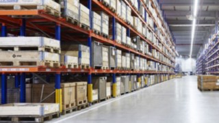 warehouse_working_0658_cropped_16x9w1920 warehouse_working_0658_cropped_16x9w1920